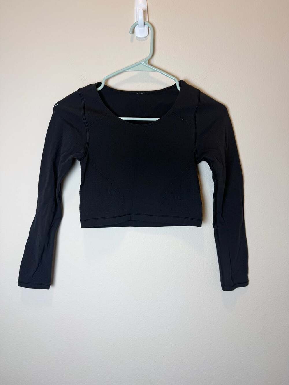 Lululemon Unrestricted Power Cropped Long-Sleeve Shirt Black